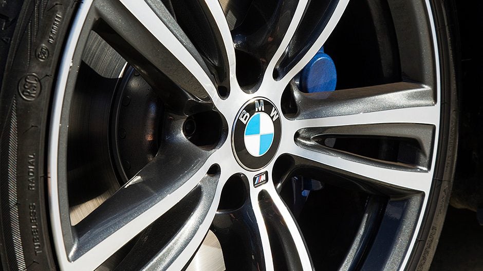 2016 BMW 330e wheel