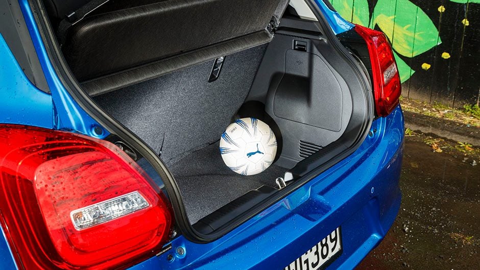 Suzuki Swift Hybrid boot