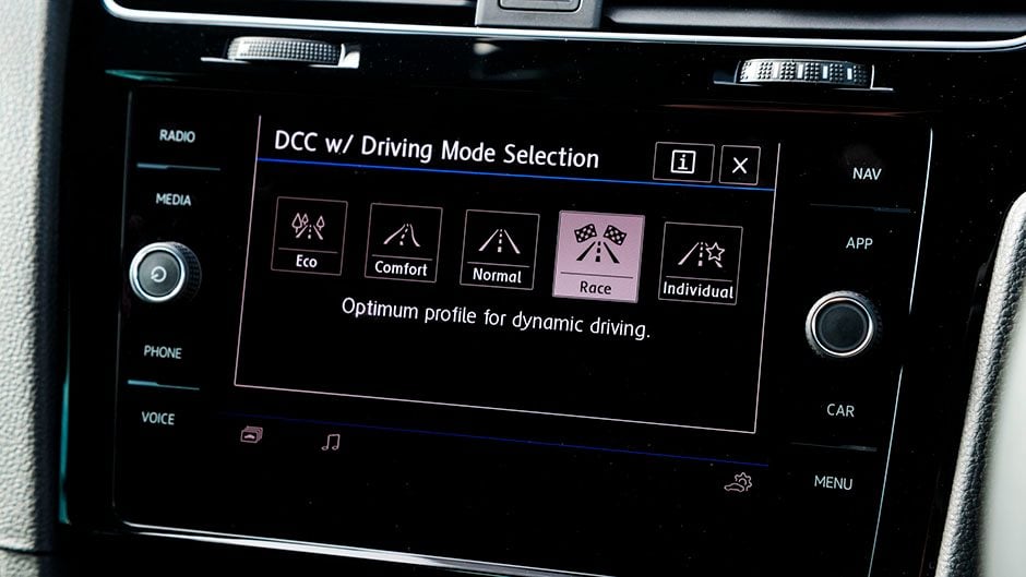 VW Golf R screen