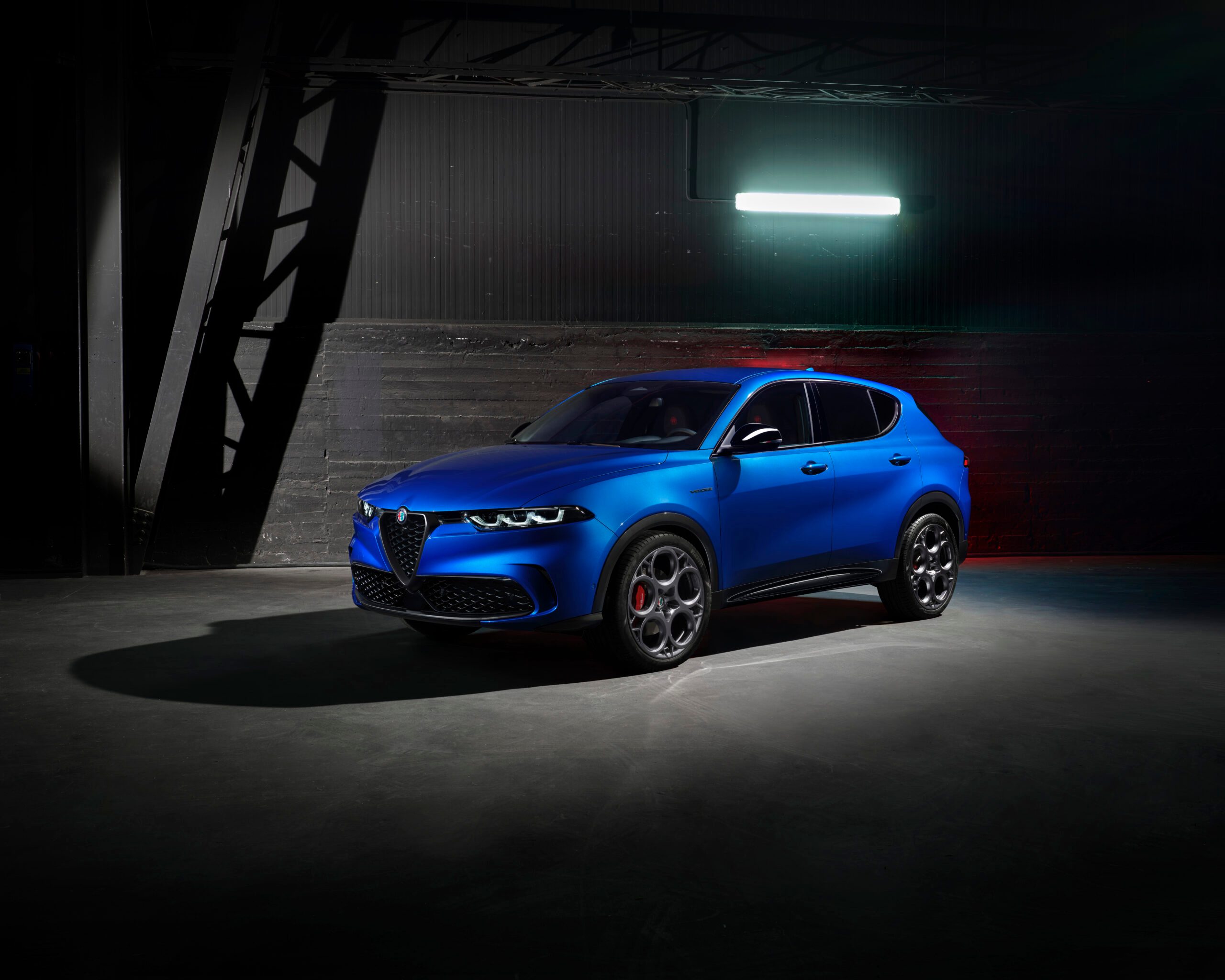 Alfa Romeo Tonale front three quarter view