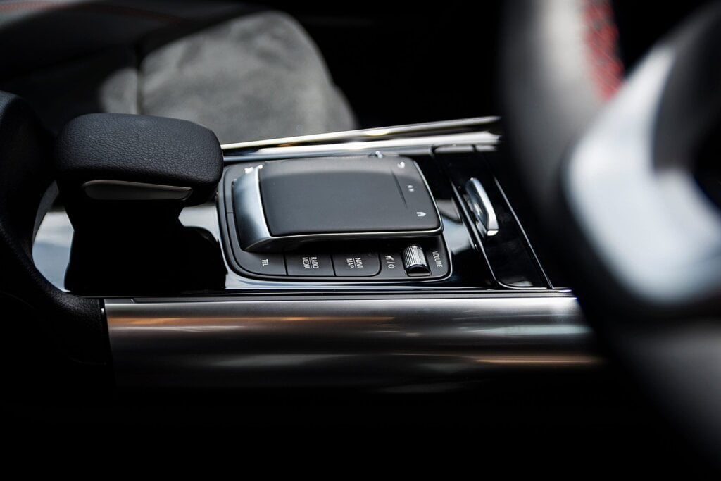 2021 Mercedes-Benz EQA 250 gear selector