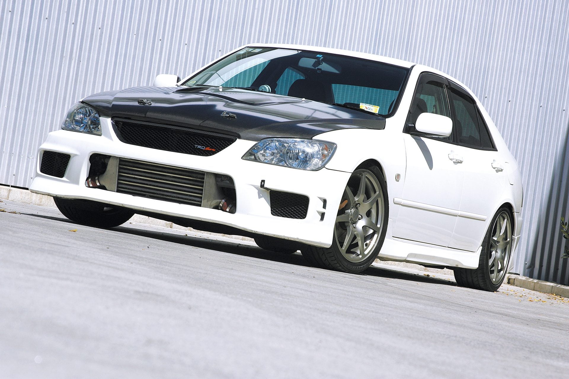 1999 Toyota Altezza RS200 Turbo in front of wall