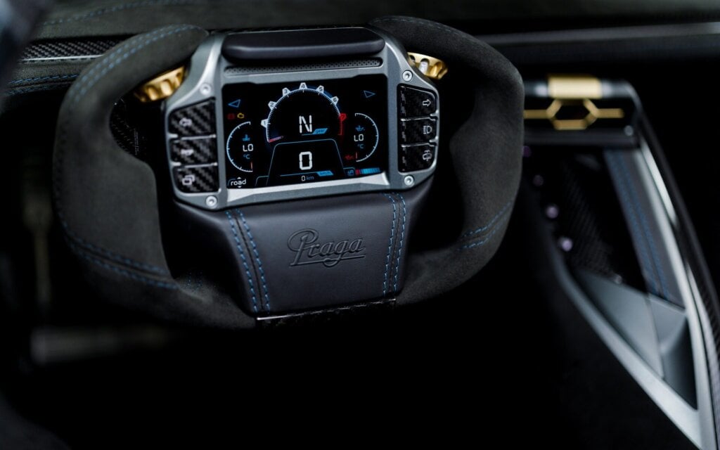 Praga Bohema steering wheel close up view