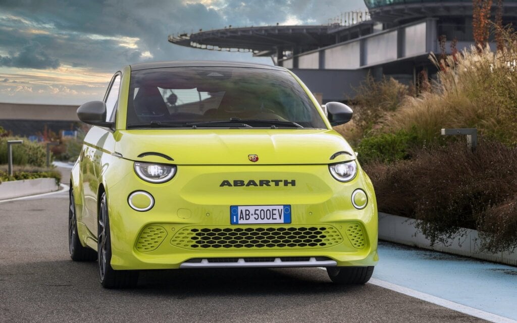 Abarth 500e front view driving