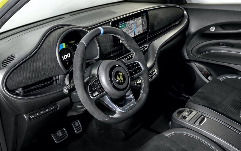 Abarth 500e interior