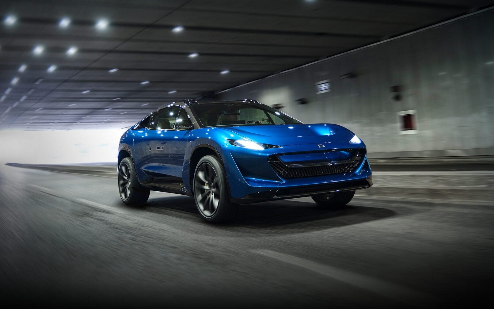 Drako Dragon front three quarter view driving