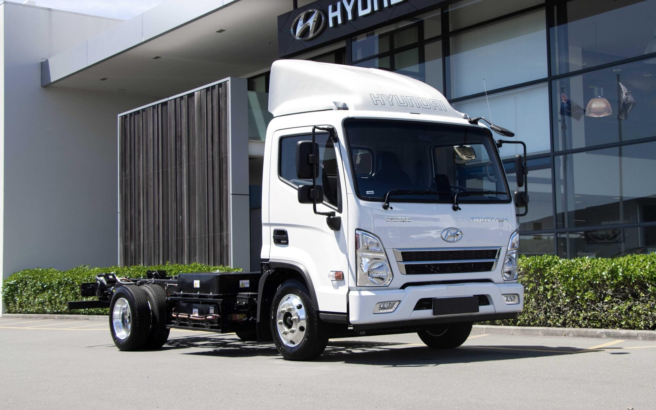 Hyundai Mighty Electric front three quarter view