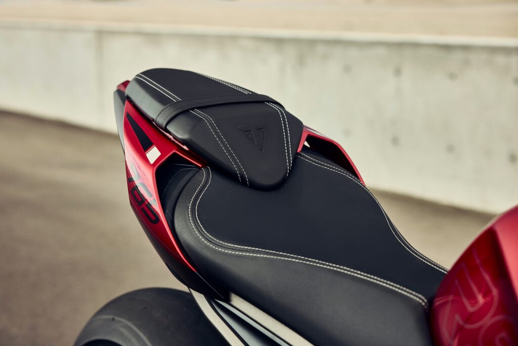 Triumph Street Triple seat