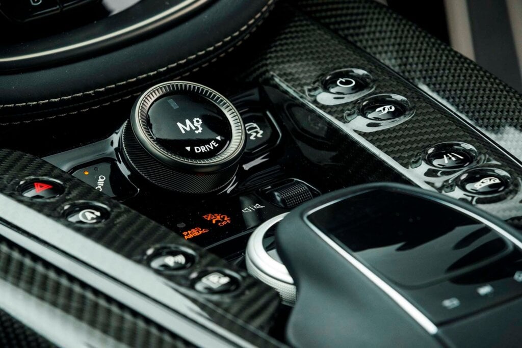 Aston Martin DBX707 drive mode