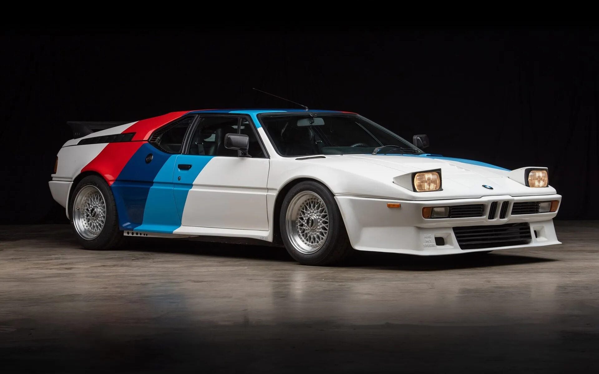BMW M1 AHG Studie front three quarter view