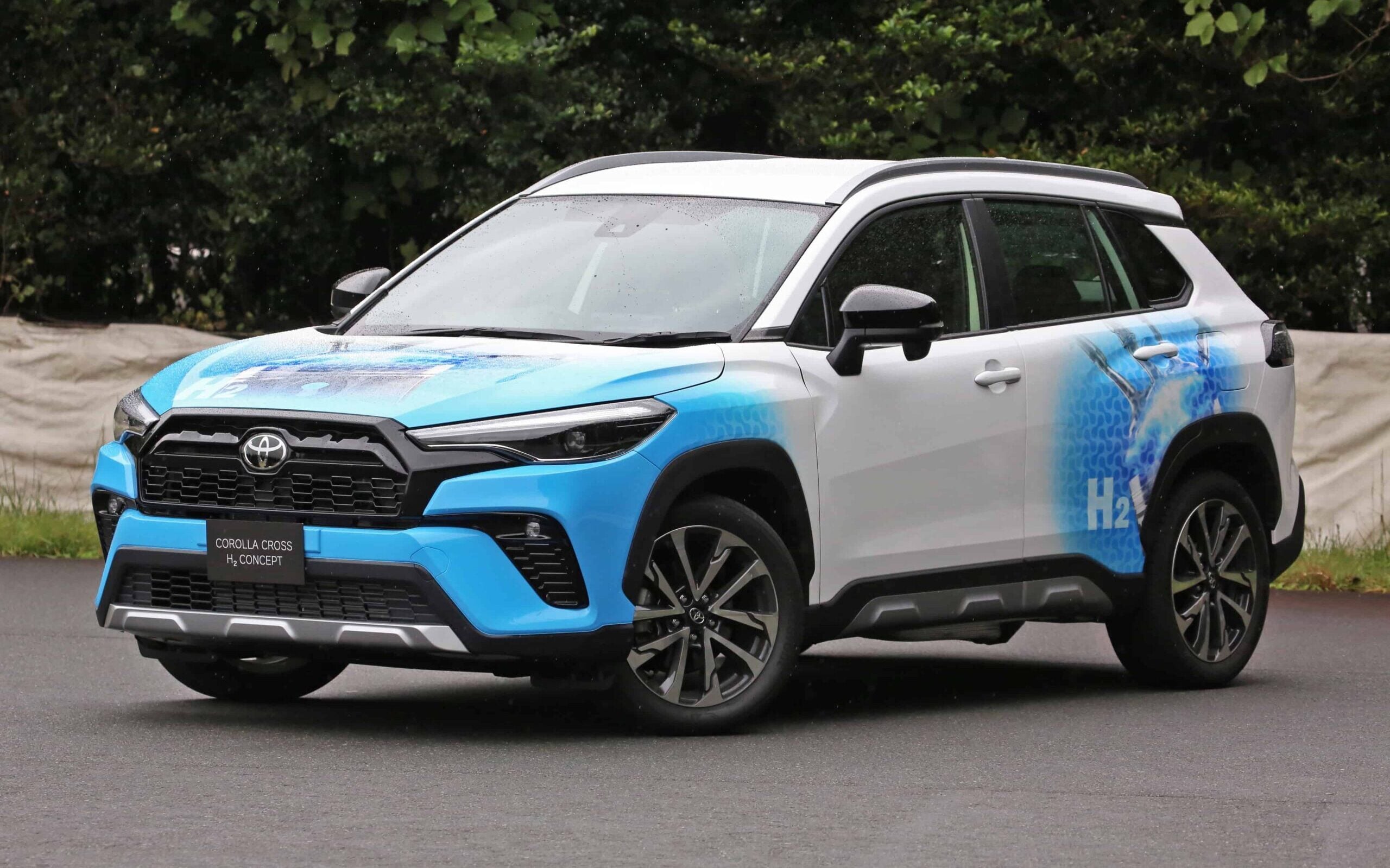 Toyota Corolla Cross H2 Concept front three quarter view