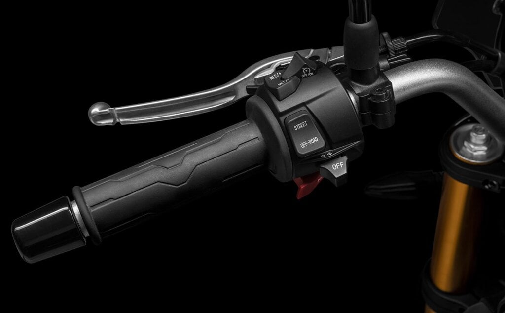 CF Moto 700 CL-X Adventure buttons