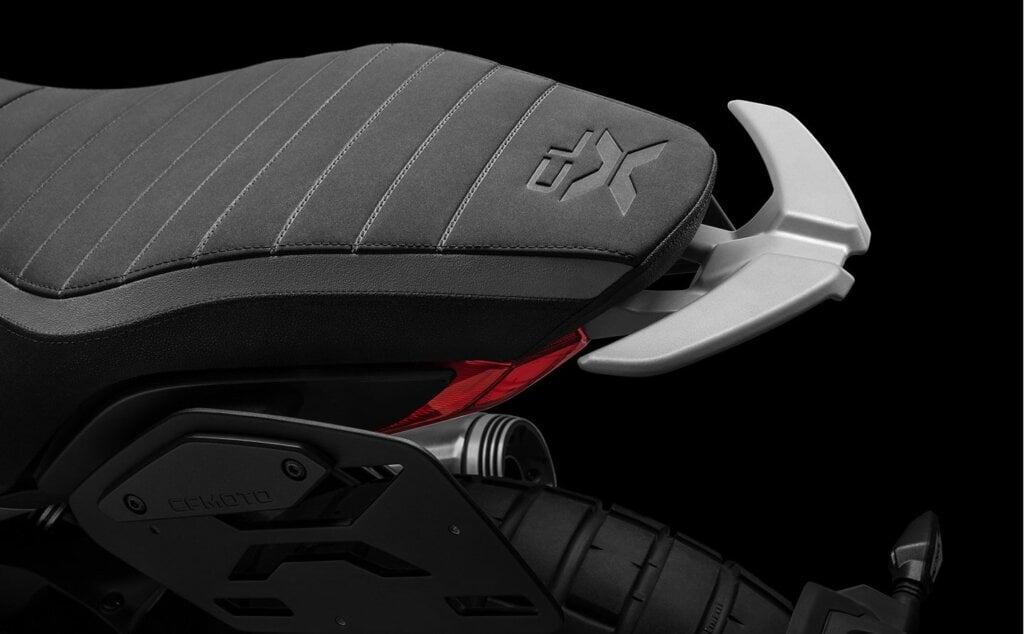 CF Moto 700 CL-X Adventure seat