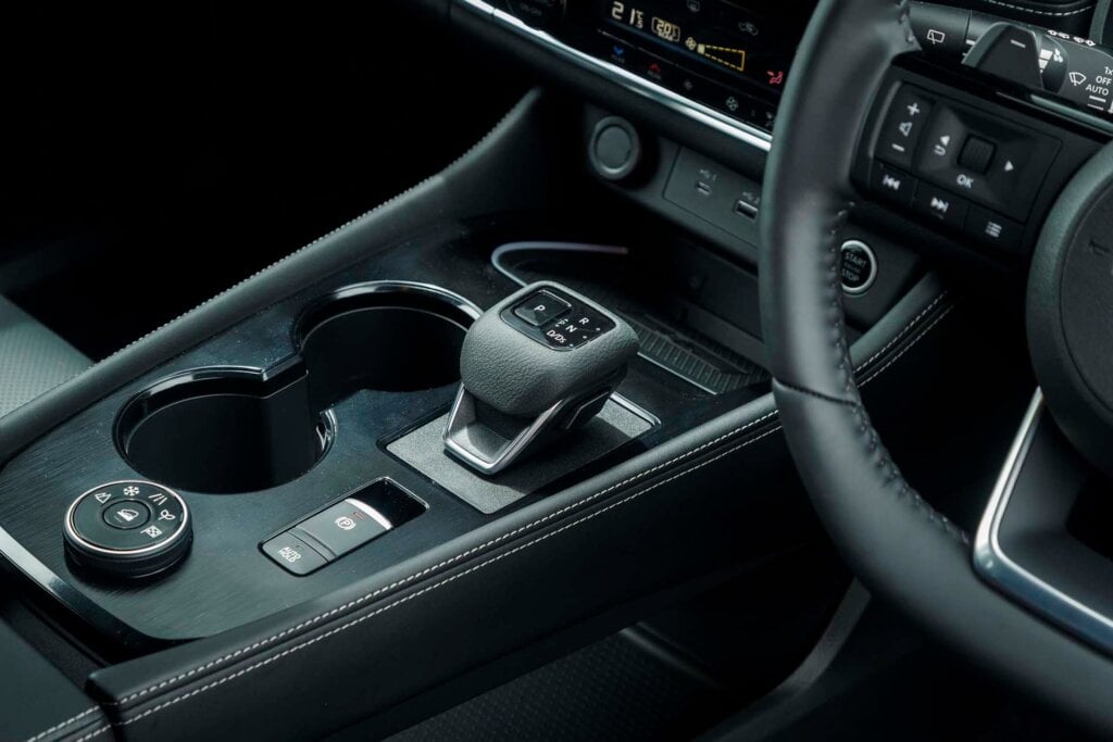 Nissan X-Trail Ti-L shifter