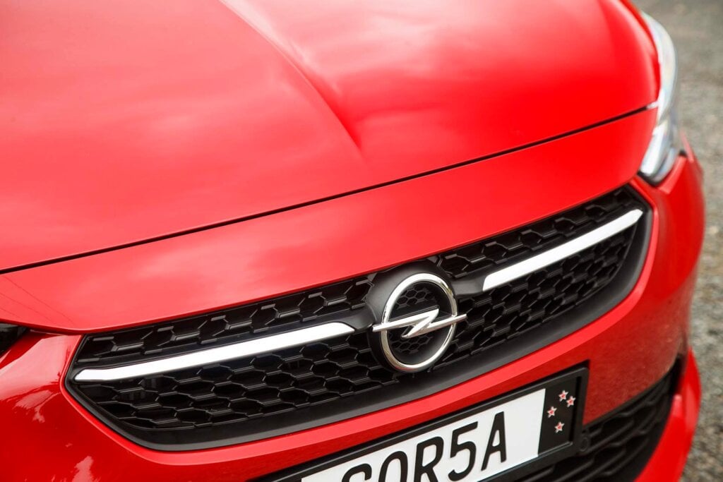 Opel Corsa SRi grille