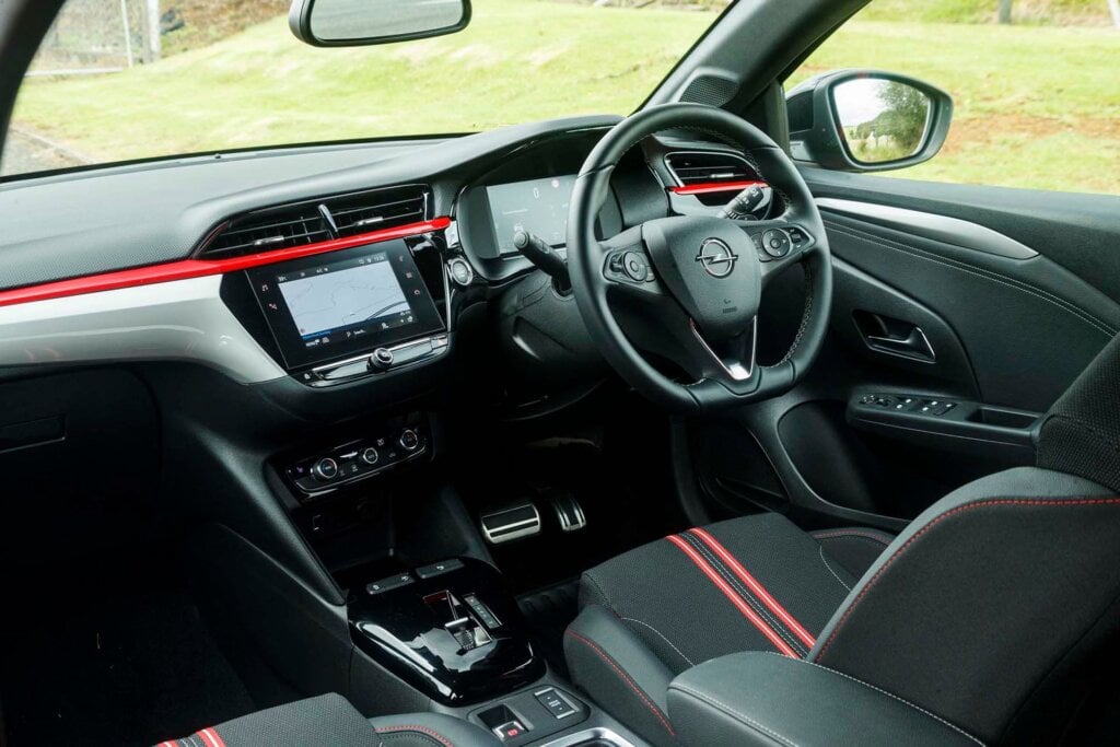 Opel Corsa SRi interior