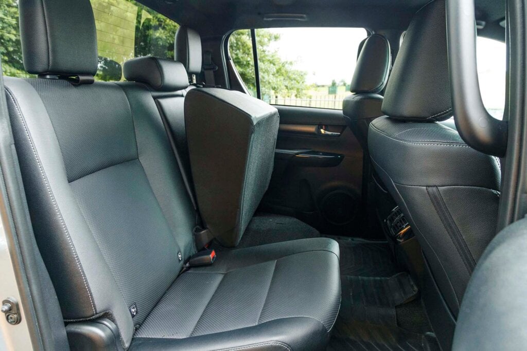 Toyota Hilux SR5 Cruiser back seat