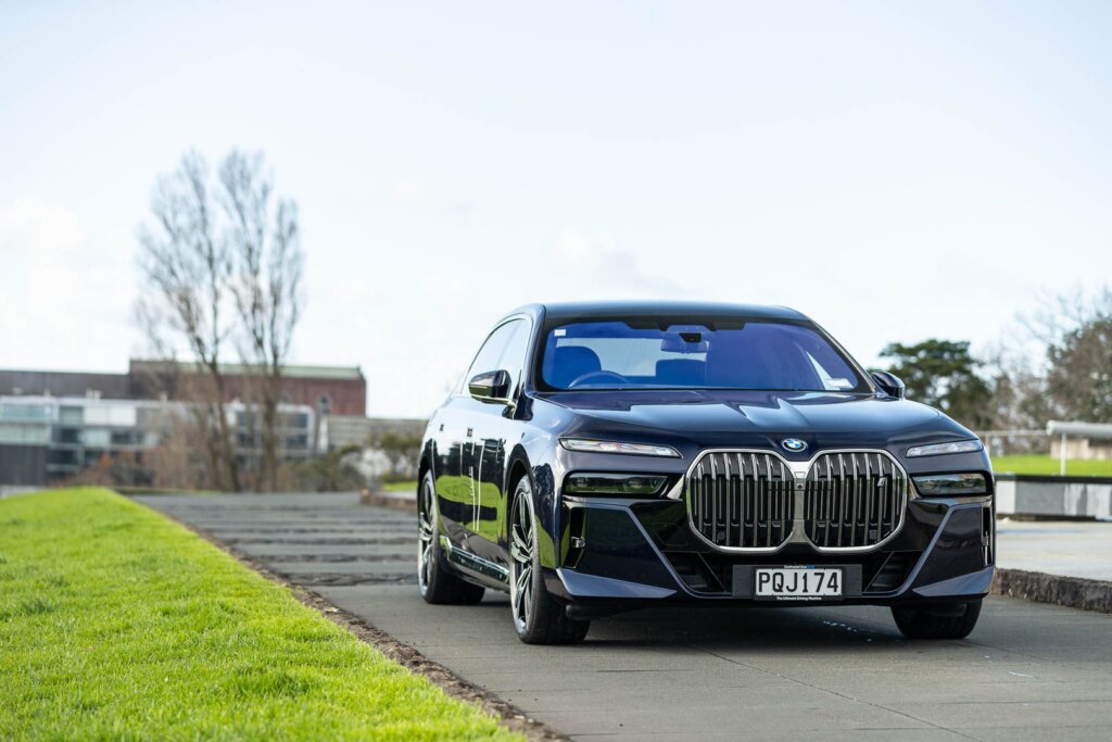 BMW i7 parked at Auckland Domain