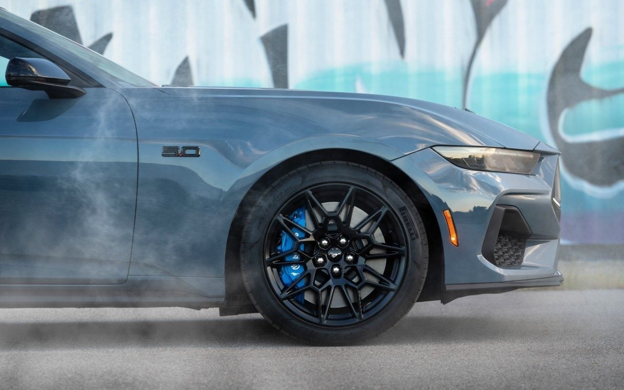 Ford Mustang front wheel