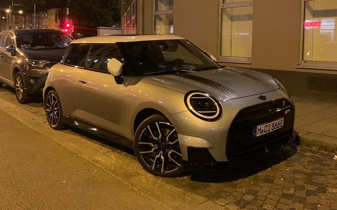 Mini Cooper JCW EV spotted on side of road