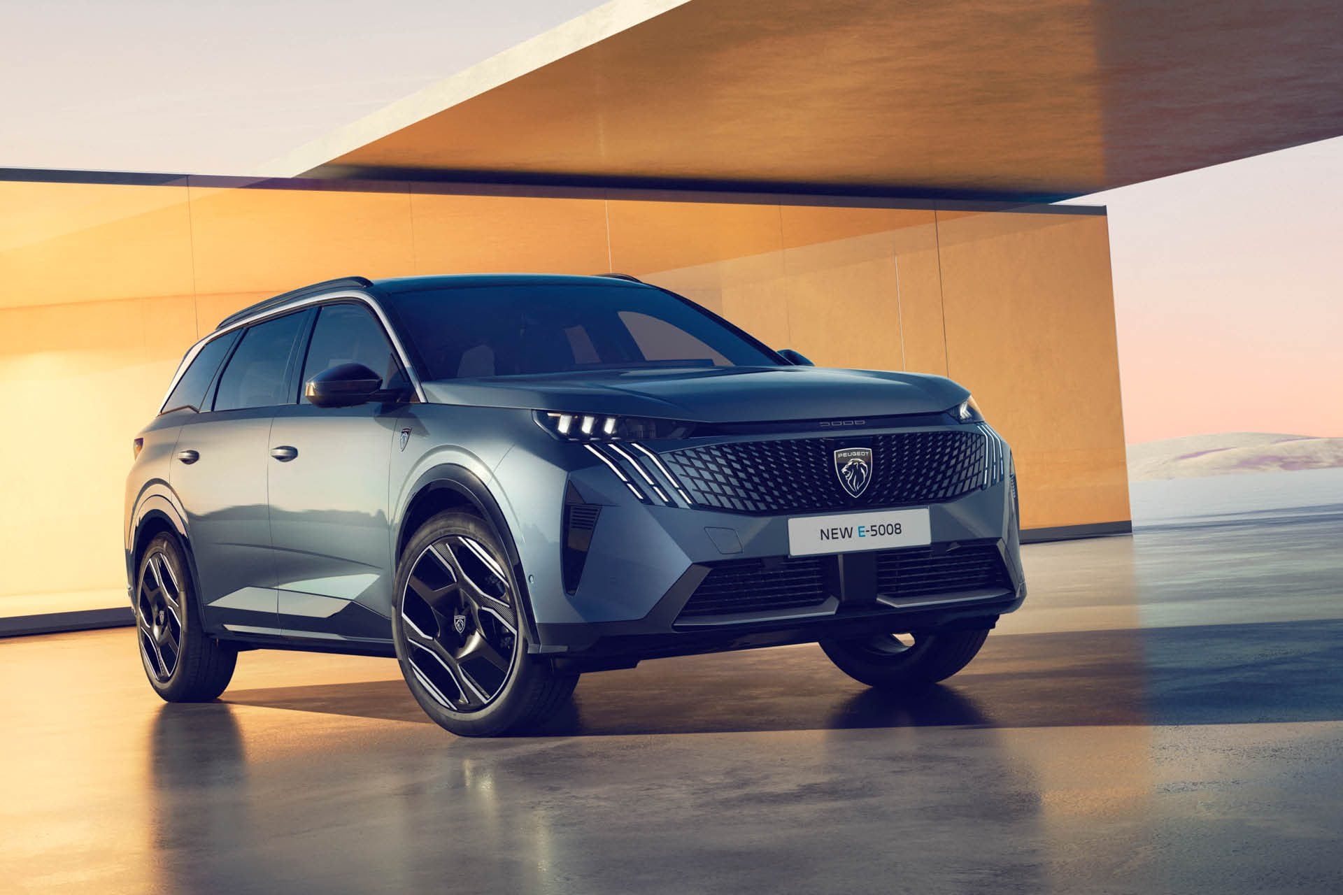 2025 Peugeot E-5008 front three quarter view