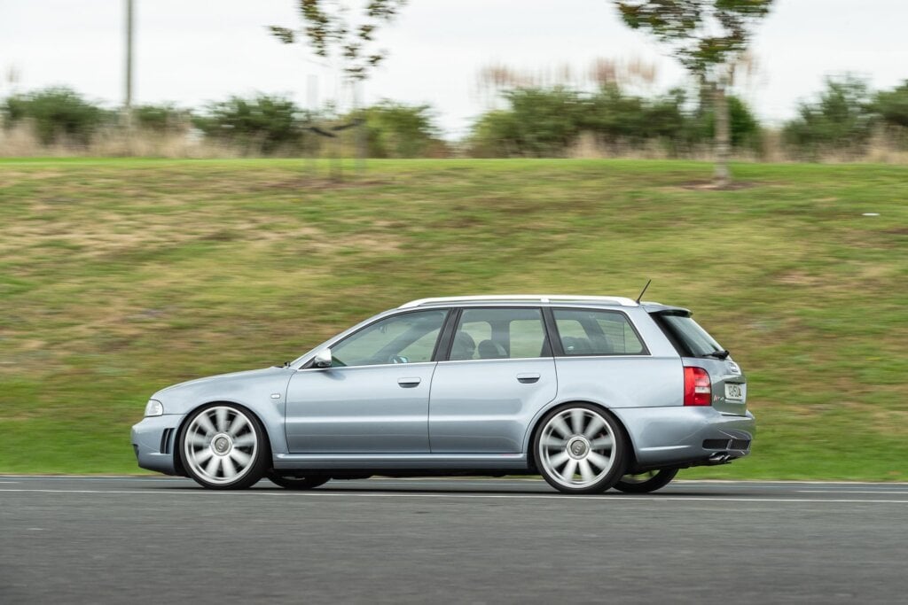 Audi RS 4 B5 in silver panning shot