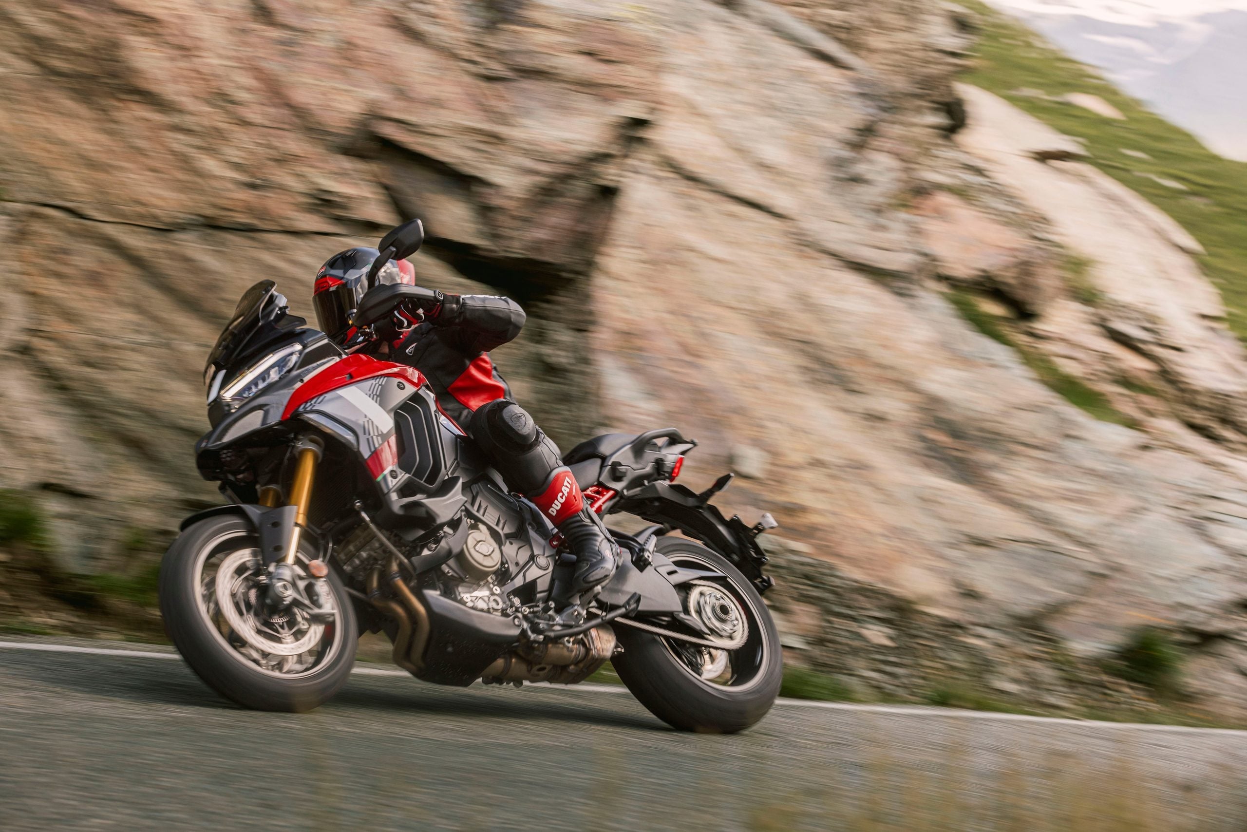 MS V4 Pikes Peak in action.