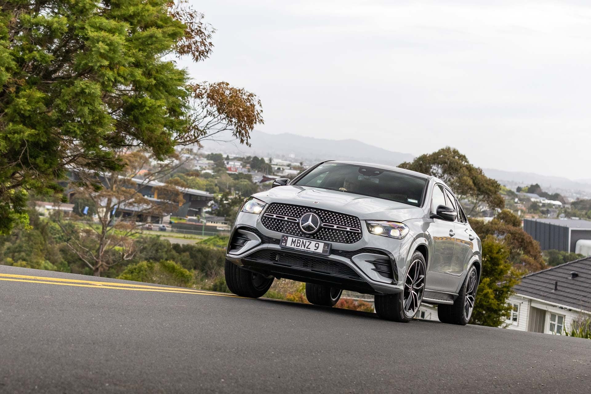 Mercedes-Benz-GLE-450-4Matic-Coupe taking a corner at pace