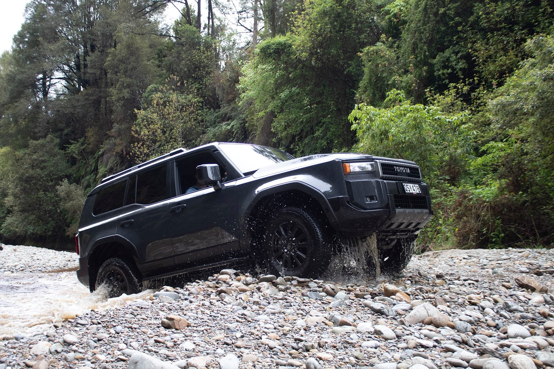 Toyota Land Cruiser Prado off road