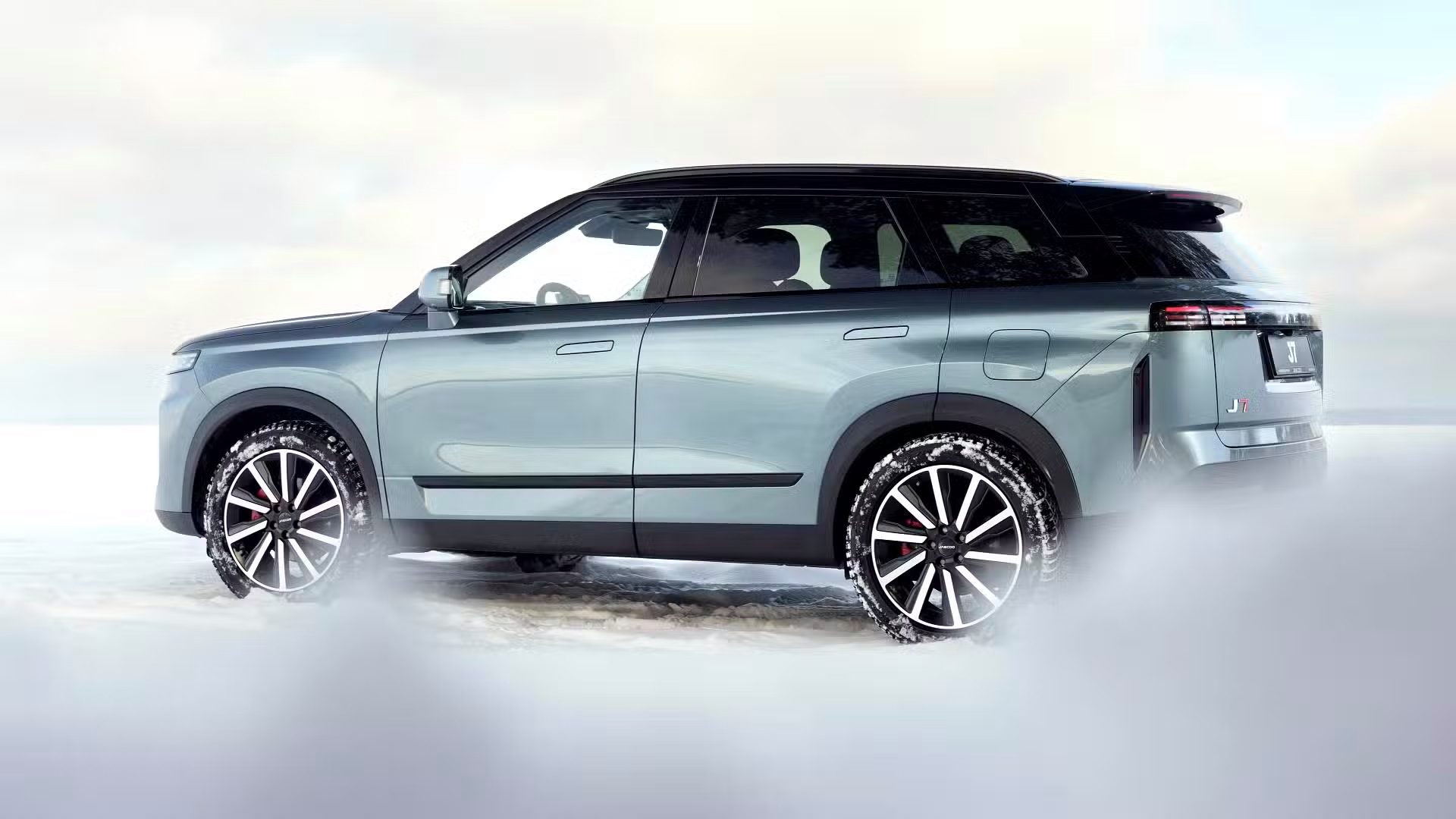 Jaecoo J7 PHEV in the snow.