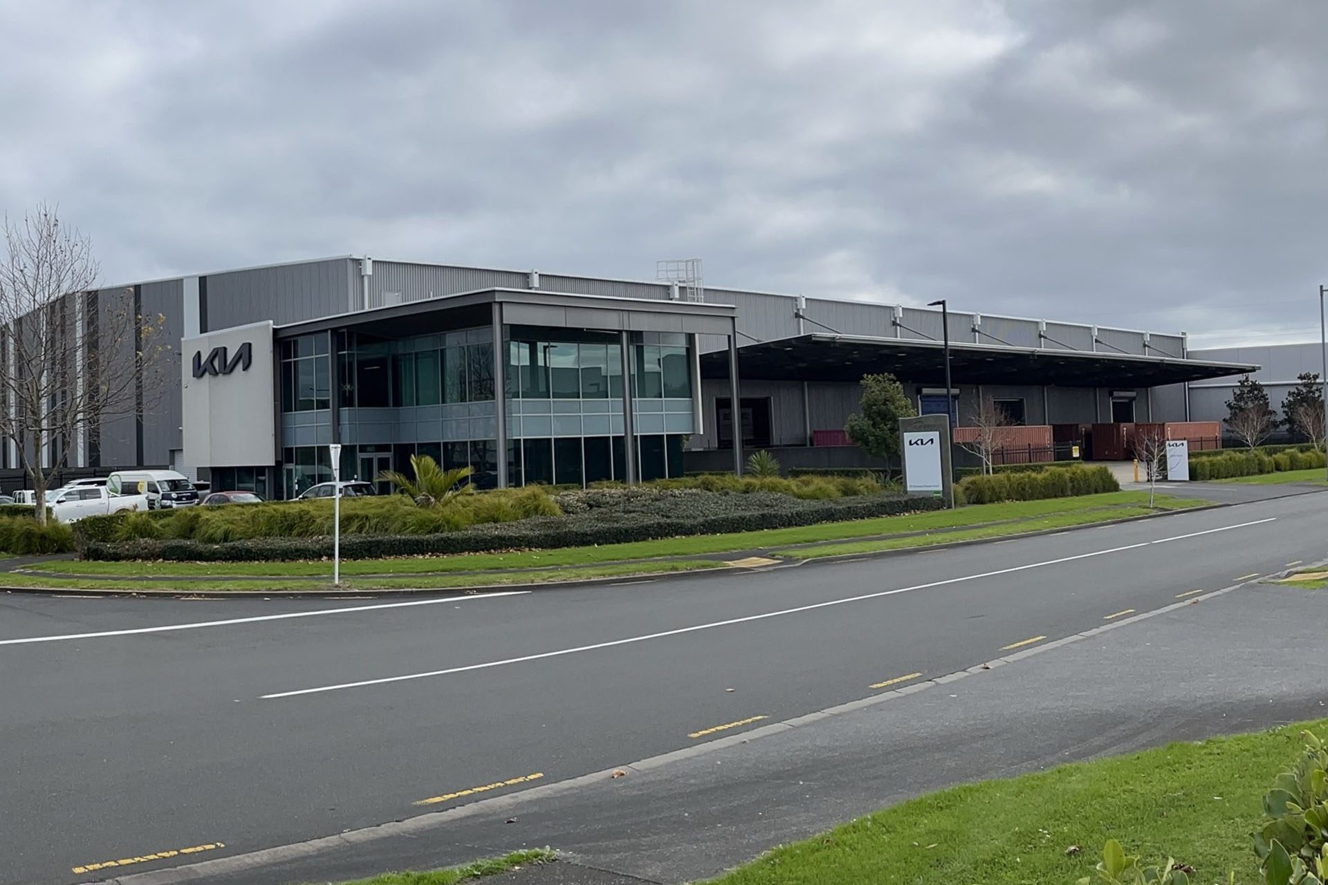 Kia's new parts warehouse is four times as large as its predecessor.