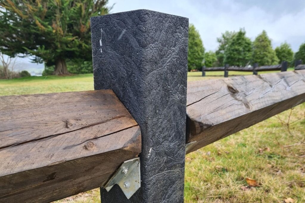 And another form of the plastic post.