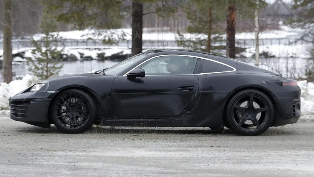Longer overall than the former Cayman, again with the 911 thing going on.