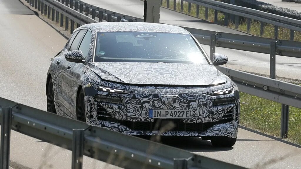 Bit of a bonnet issue here, me thinks. Too much high speed running, no doubt.