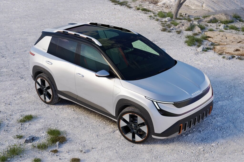 Roof rails and panoramic roof on some models, clearly.