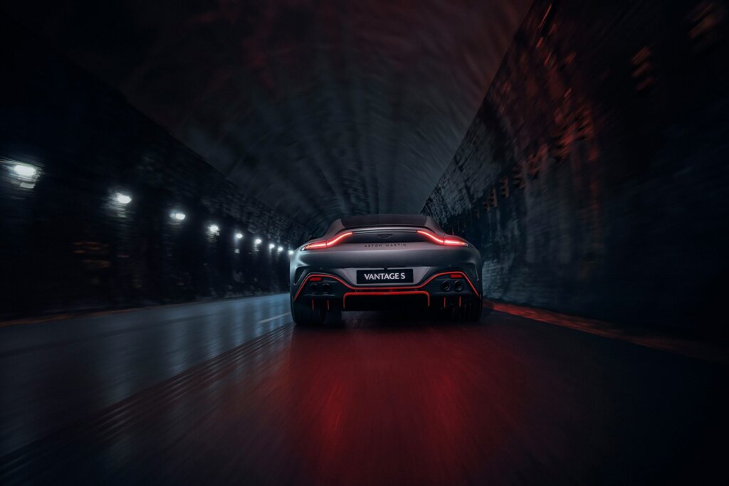 Venturi effect and big wing give the S more stick.