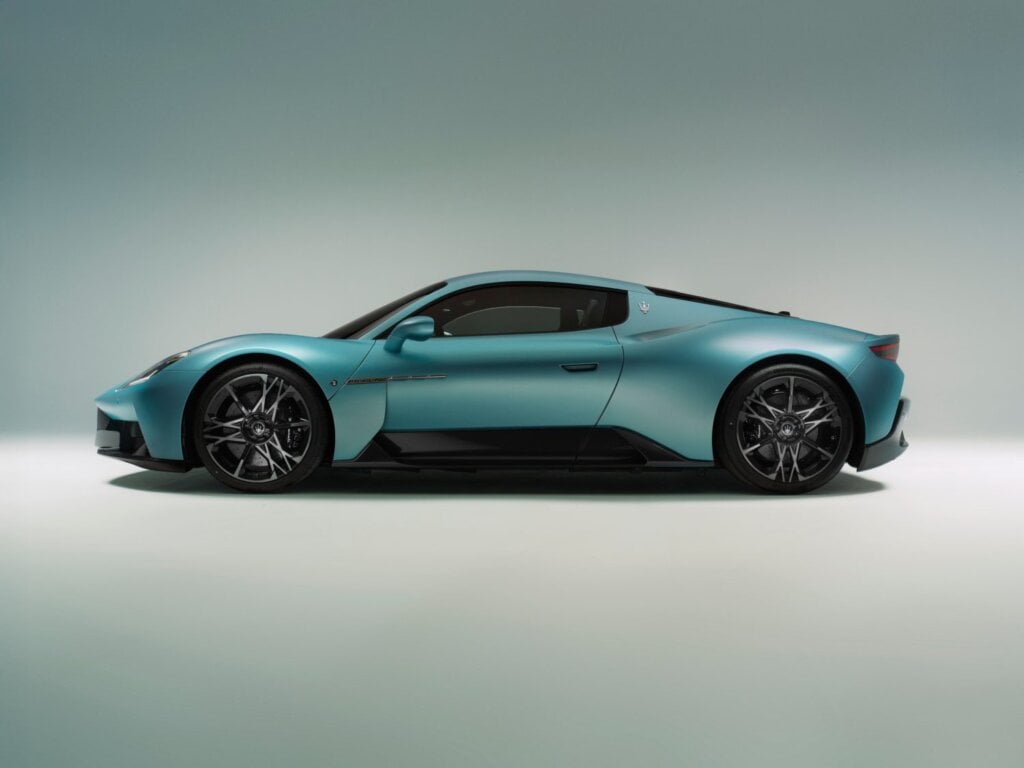 Beautiful profile for the Coupe version of MCPura.