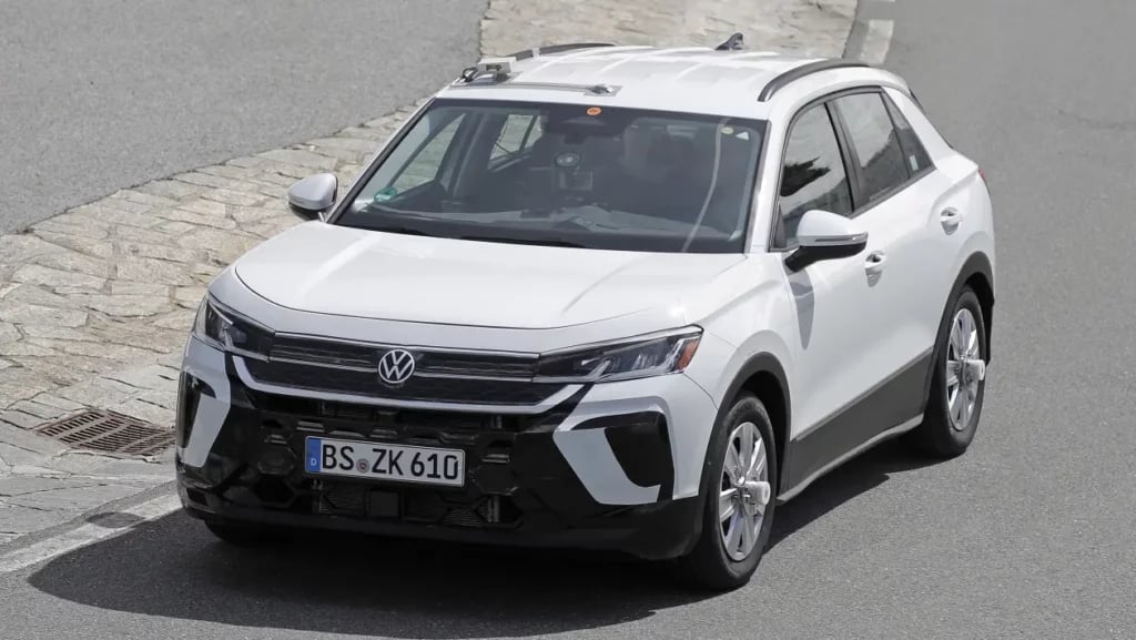 Front end adopts the new family look as seen in the incoming Tayron.