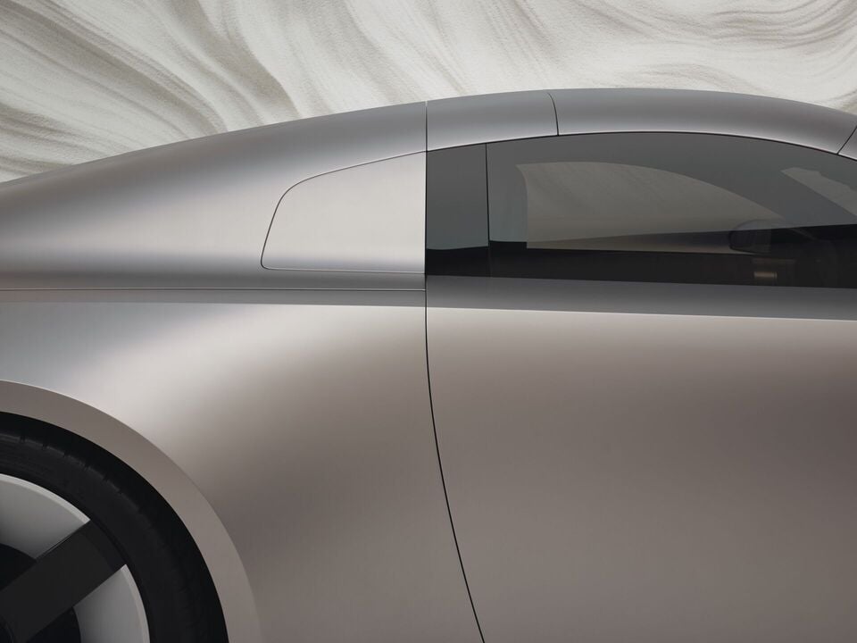 Interesting B pillar with what looks to be a glass panel filled by aluminium.