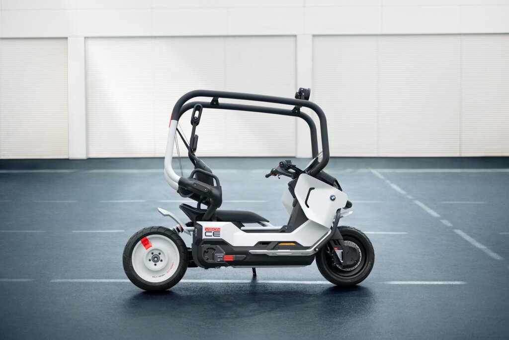 A clever rethink of the C1 scooter using CE 04 mechanicals produced Vision CE.