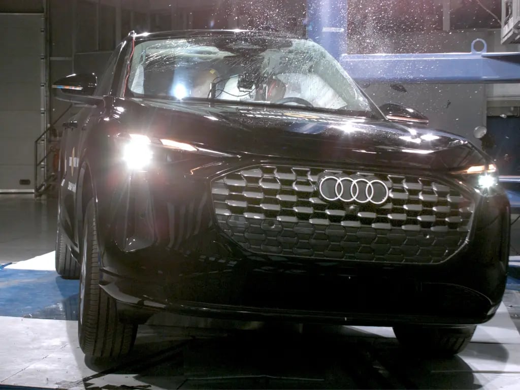 Q5 window shattering in side impact crash testing.