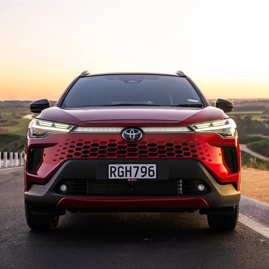 Right up in your face with this full frontal shot of 2025 Corolla Cross and changes up front.