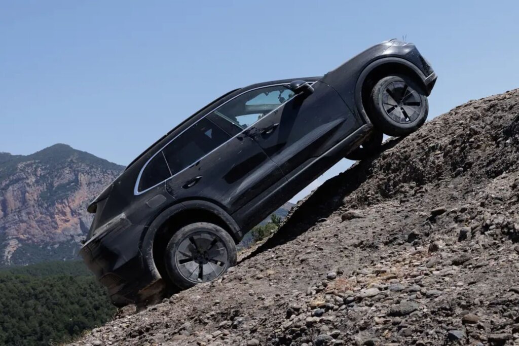 Climbing for the next Cayenne electric not a problem, clearly.