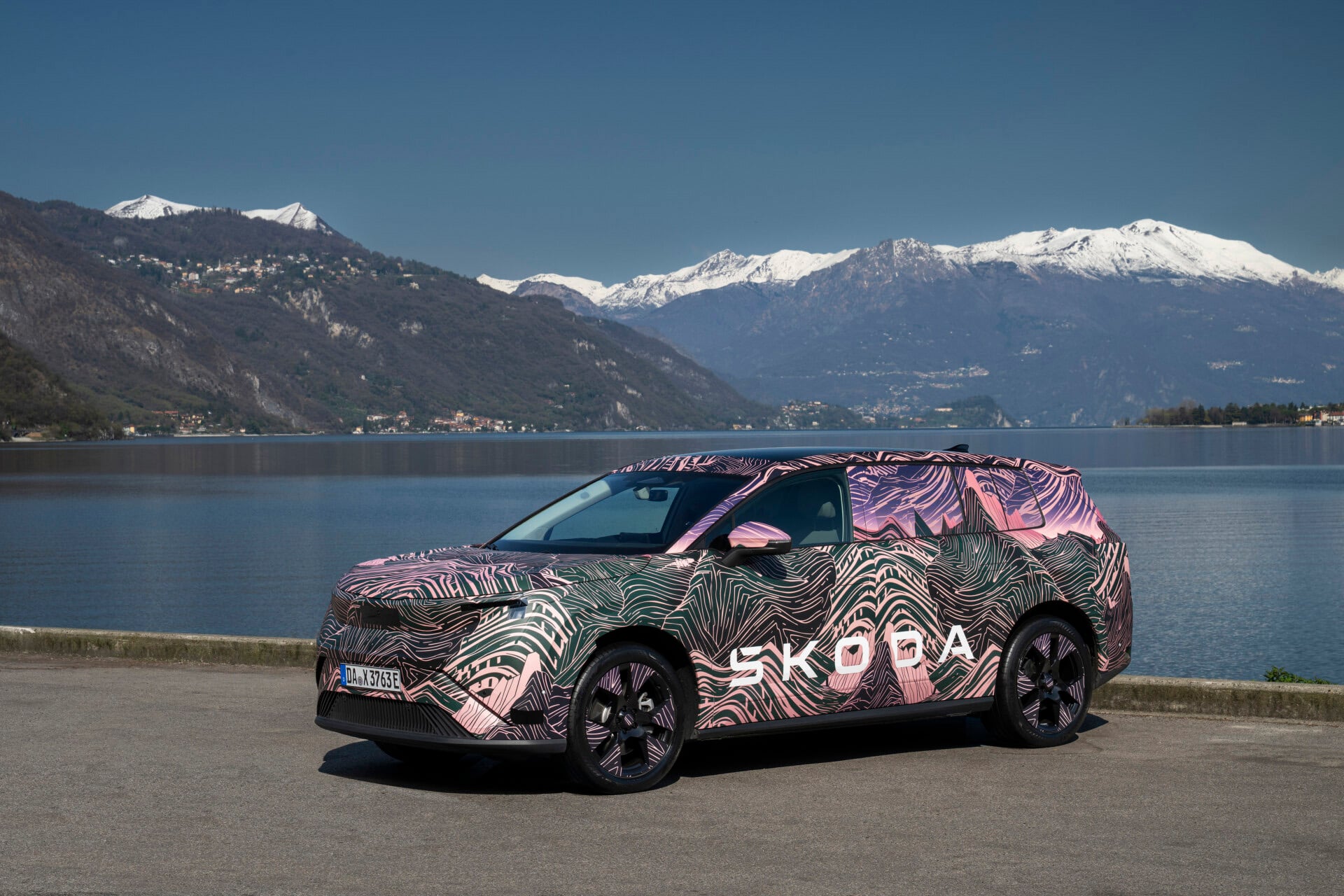 Skoda Peaq in pink camo