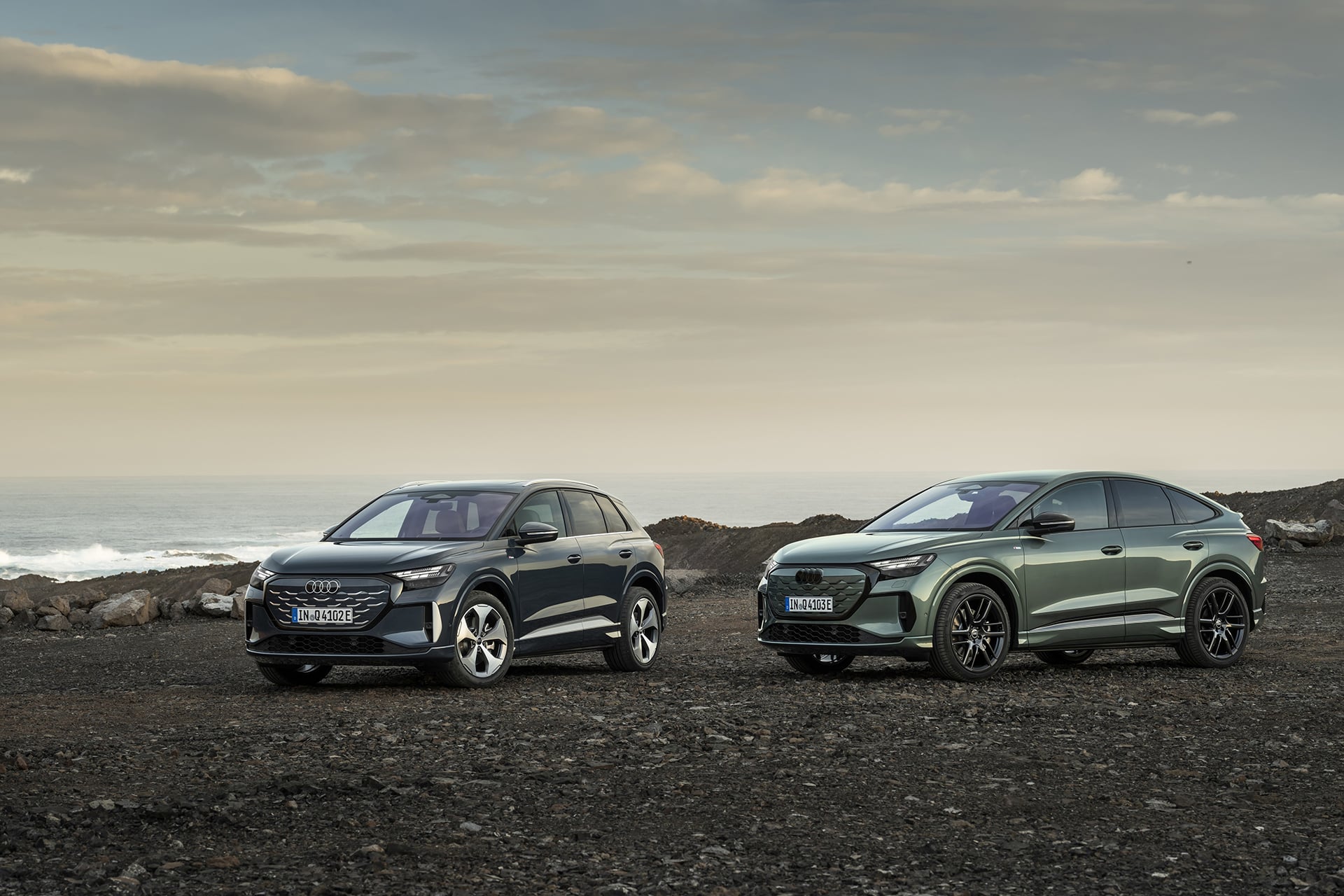 Two Audi Q4 e-trons on the rocks