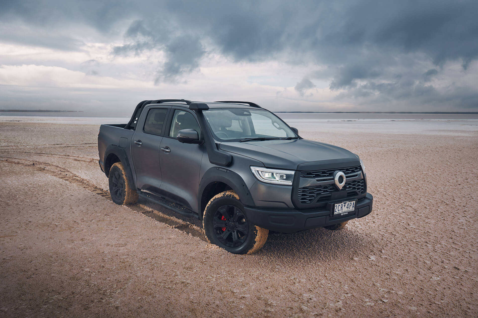 Cannon XSR in grey on sand
