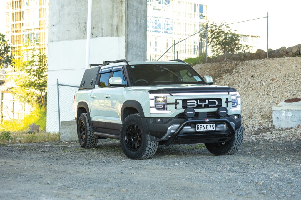 BYD Shark 6
