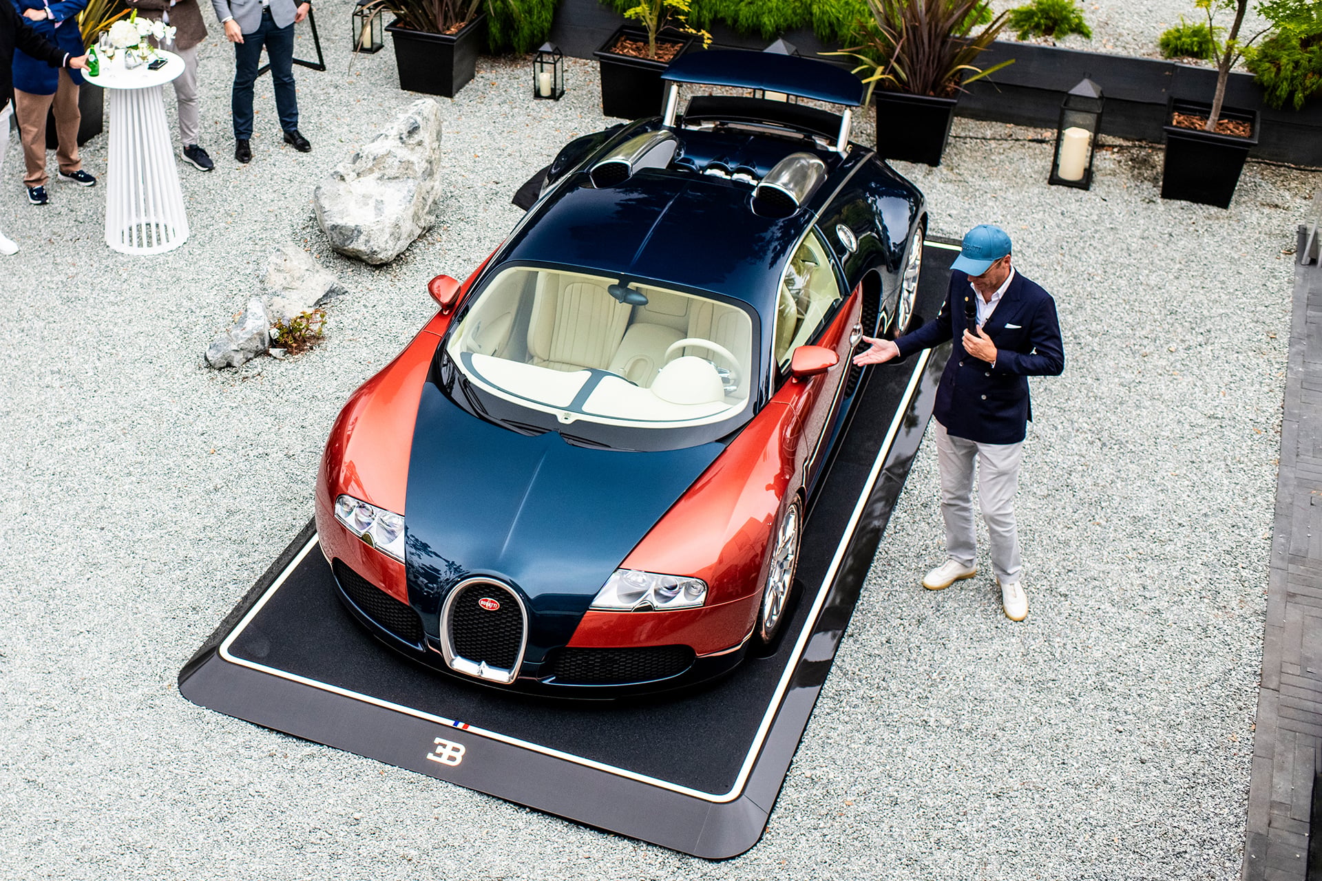 Veyron on a platform on stoney ground