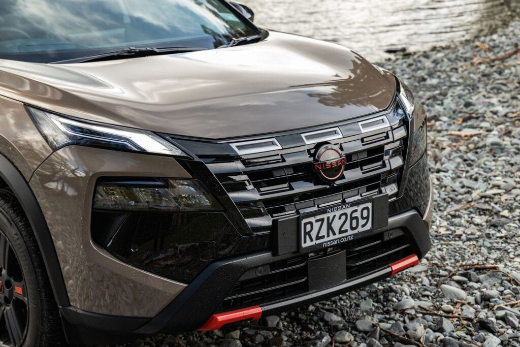 2026 Nissan X-Trail Rock Creek three-slot grille and unique front bumper