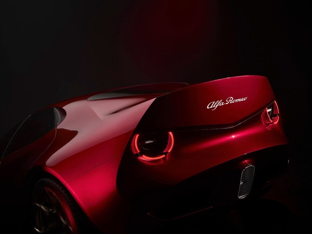 Circular tail-light detail on the Alfa Romeo Cuorerosso concept